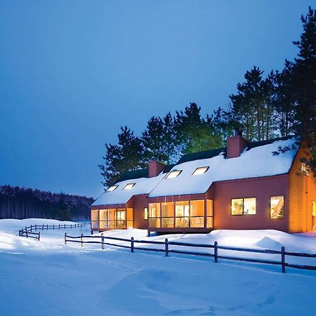 Bluegreen Vacations Christmas Mountain Village, An Ascend Resort Wisconsin Dells Exterior photo