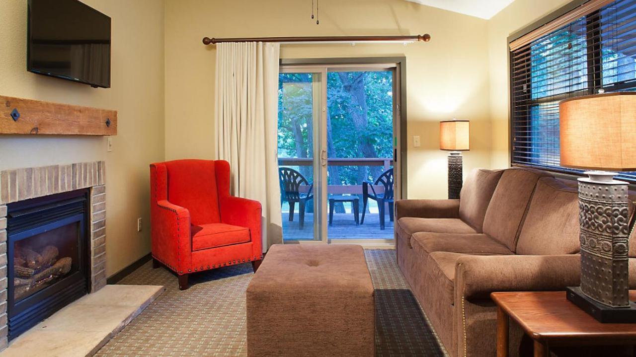 Bluegreen Vacations Christmas Mountain Village, An Ascend Resort Wisconsin Dells Exterior photo
