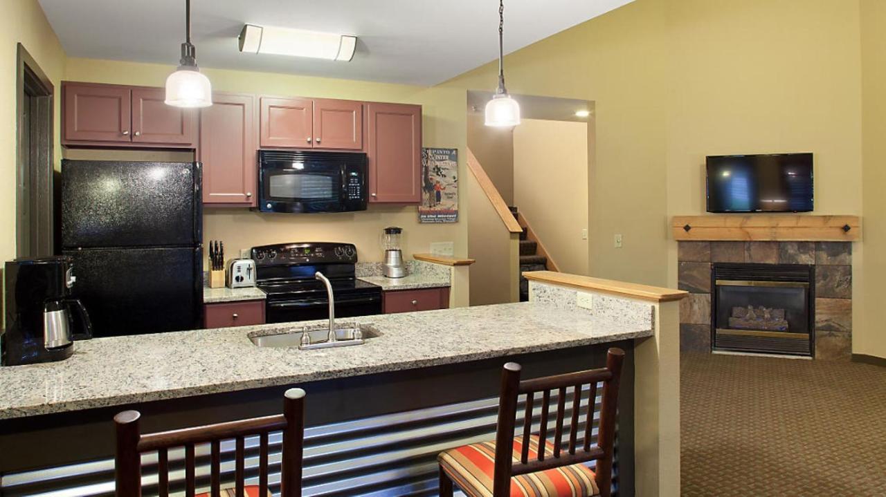 Bluegreen Vacations Christmas Mountain Village, An Ascend Resort Wisconsin Dells Exterior photo