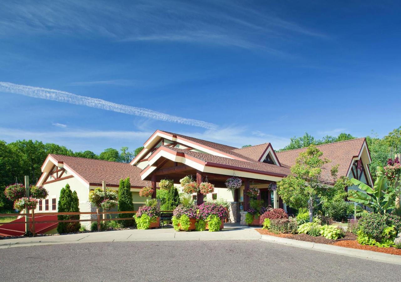 Bluegreen Vacations Christmas Mountain Village, An Ascend Resort Wisconsin Dells Exterior photo