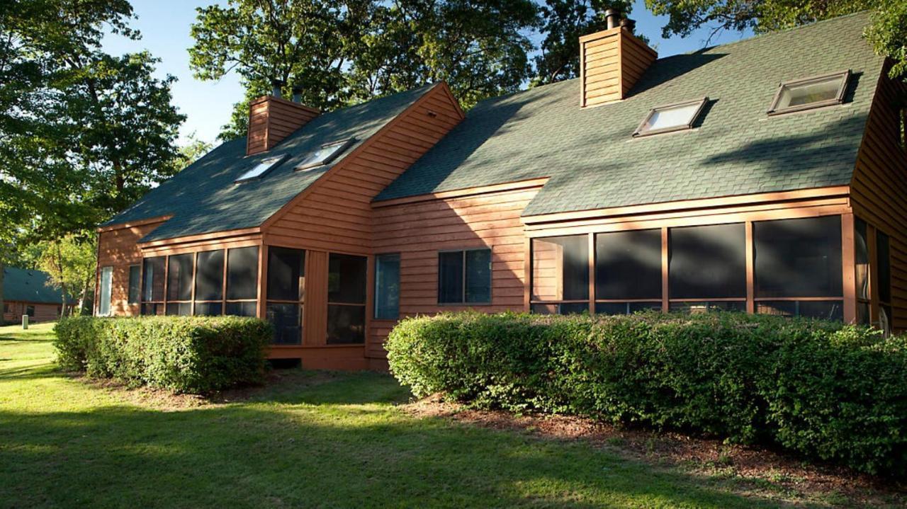 Bluegreen Vacations Christmas Mountain Village, An Ascend Resort Wisconsin Dells Exterior photo