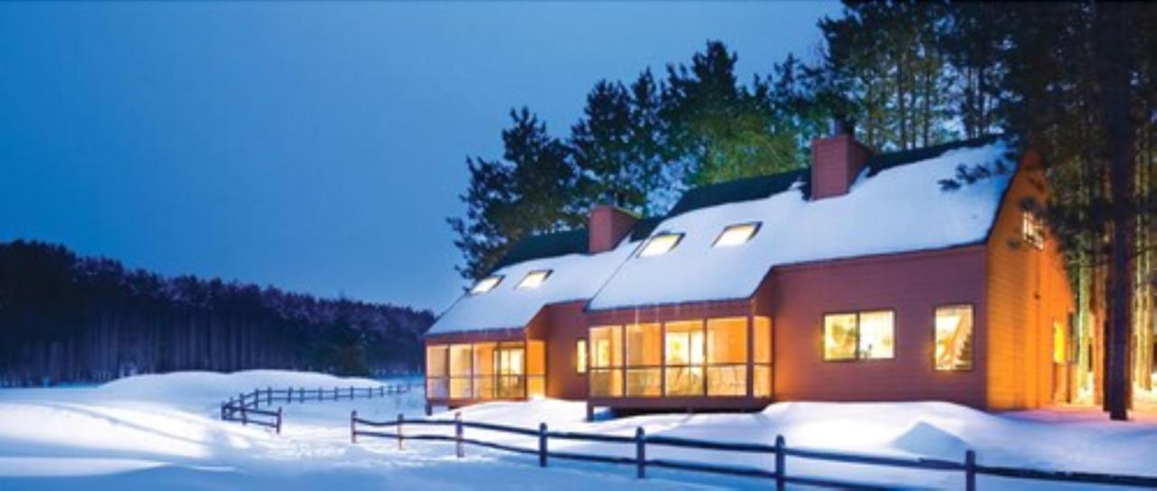 Bluegreen Vacations Christmas Mountain Village, An Ascend Resort Wisconsin Dells Exterior photo