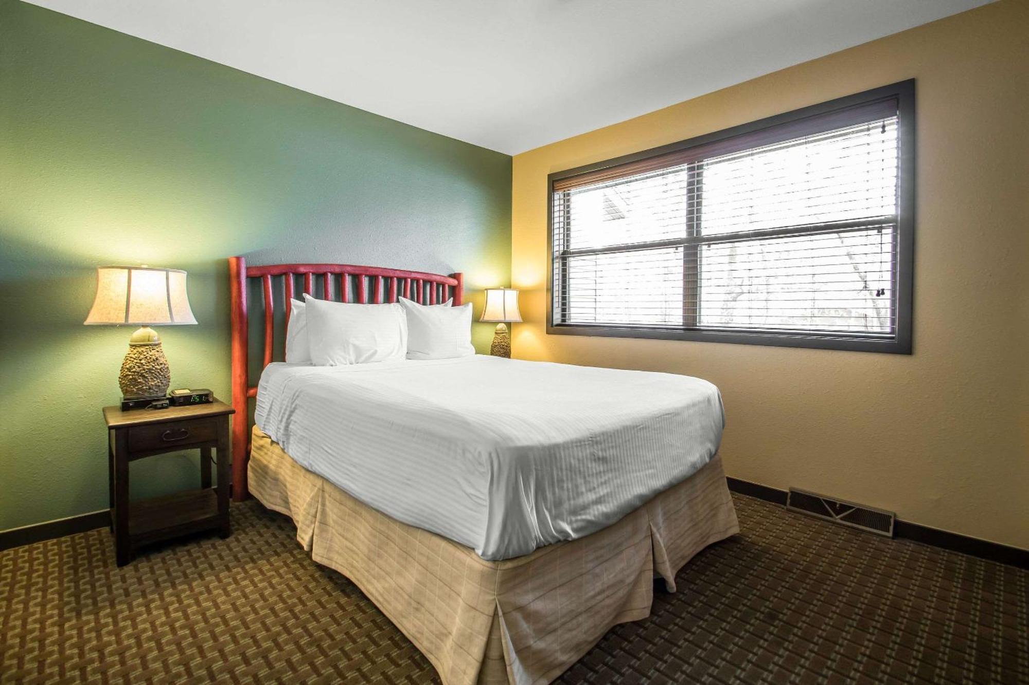 Bluegreen Vacations Christmas Mountain Village, An Ascend Resort Wisconsin Dells Exterior photo