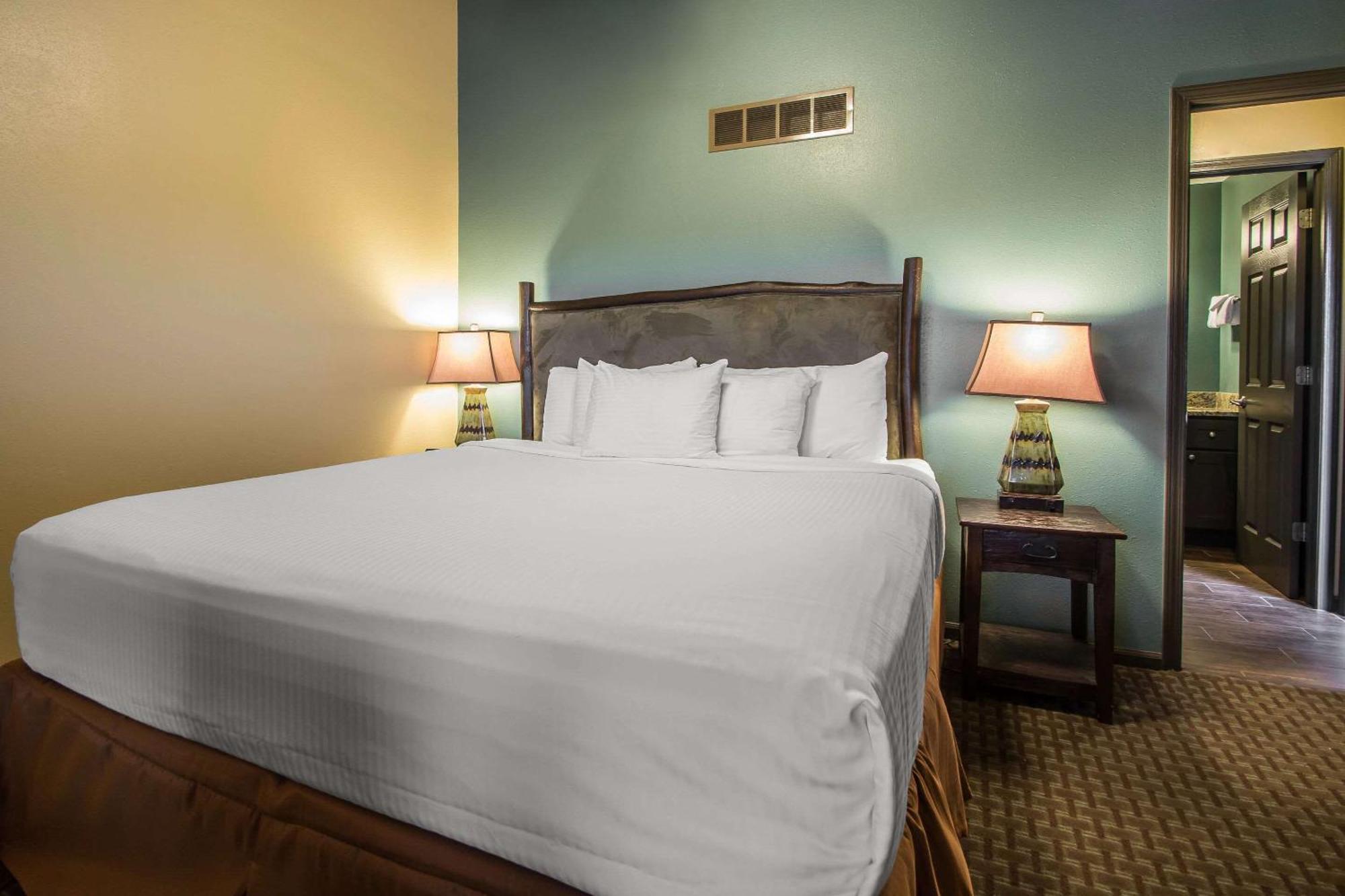 Bluegreen Vacations Christmas Mountain Village, An Ascend Resort Wisconsin Dells Exterior photo
