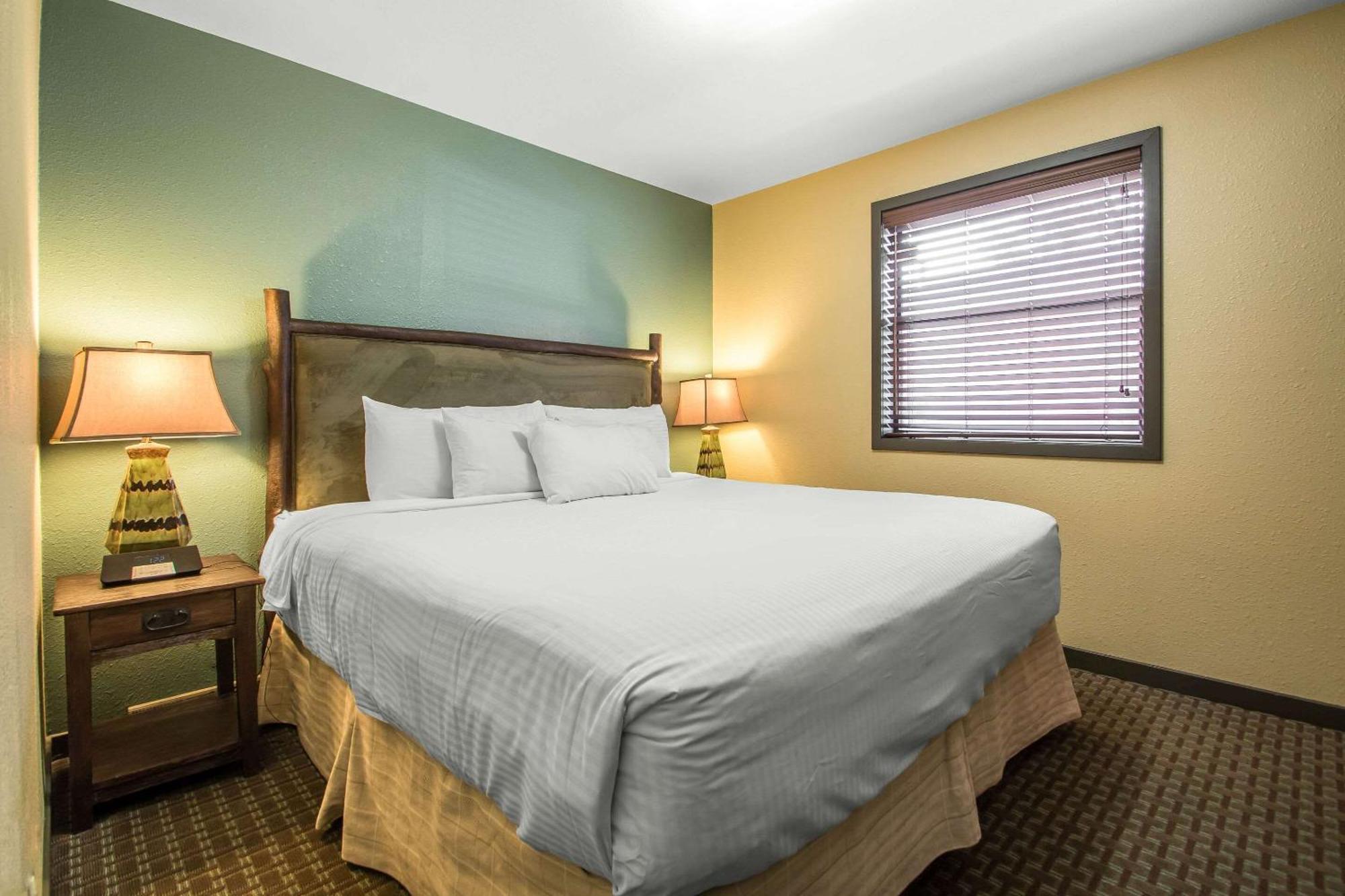 Bluegreen Vacations Christmas Mountain Village, An Ascend Resort Wisconsin Dells Exterior photo