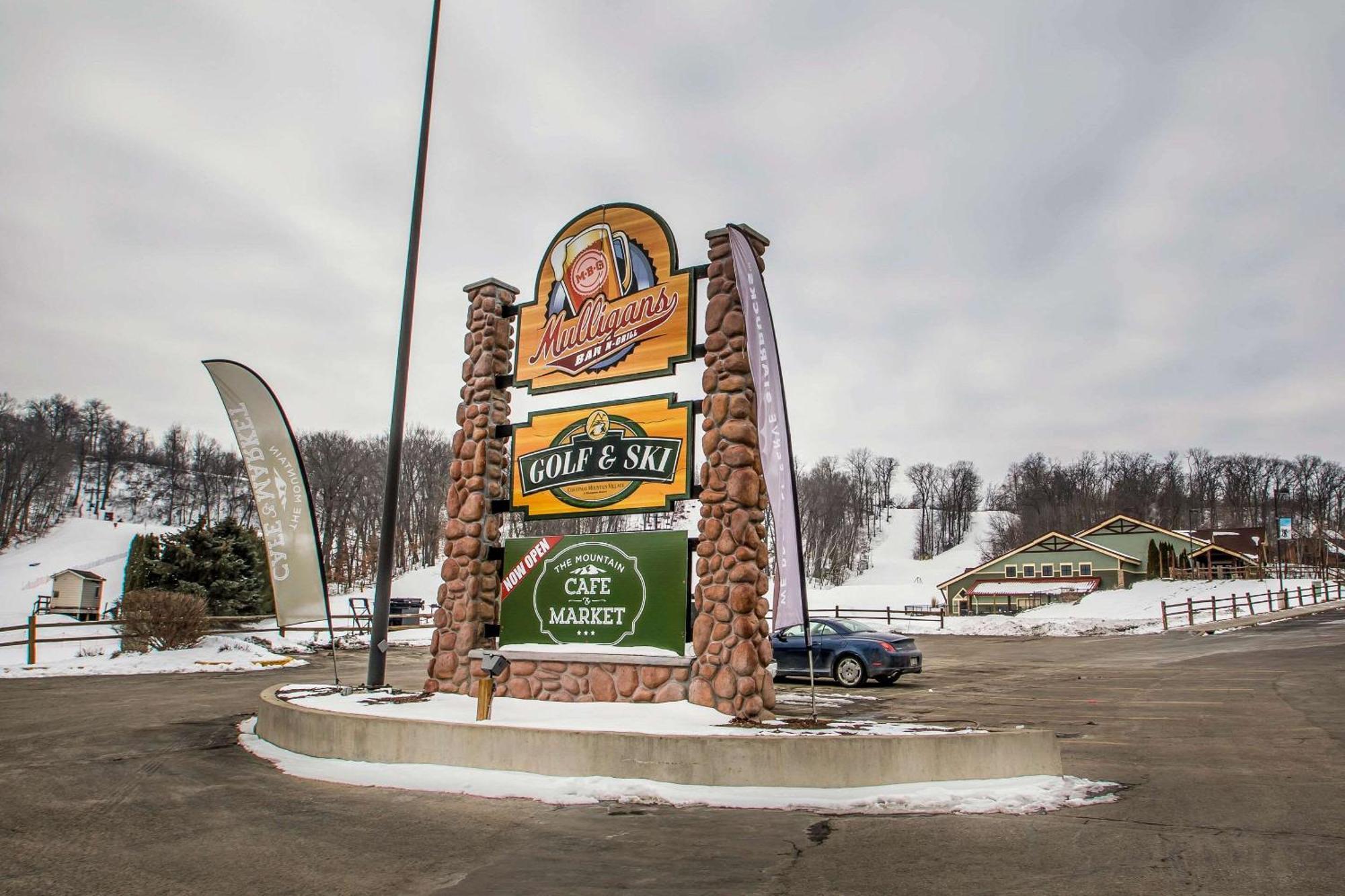 Bluegreen Vacations Christmas Mountain Village, An Ascend Resort Wisconsin Dells Exterior photo