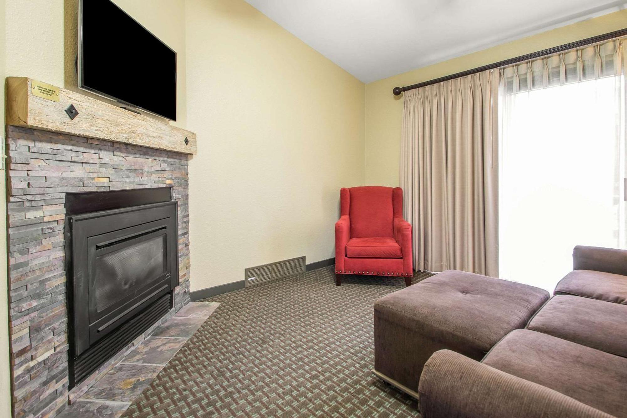 Bluegreen Vacations Christmas Mountain Village, An Ascend Resort Wisconsin Dells Exterior photo