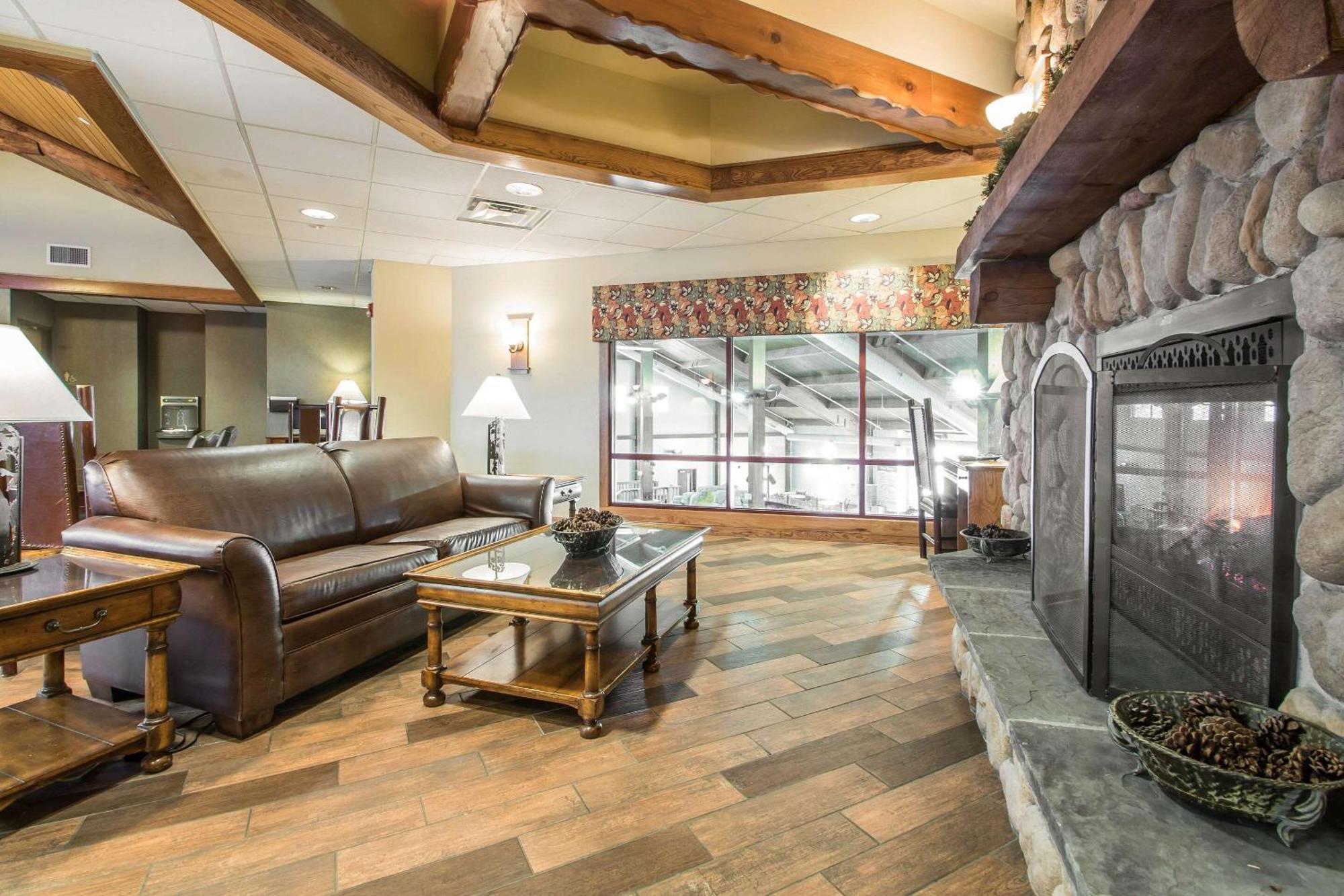 Bluegreen Vacations Christmas Mountain Village, An Ascend Resort Wisconsin Dells Exterior photo